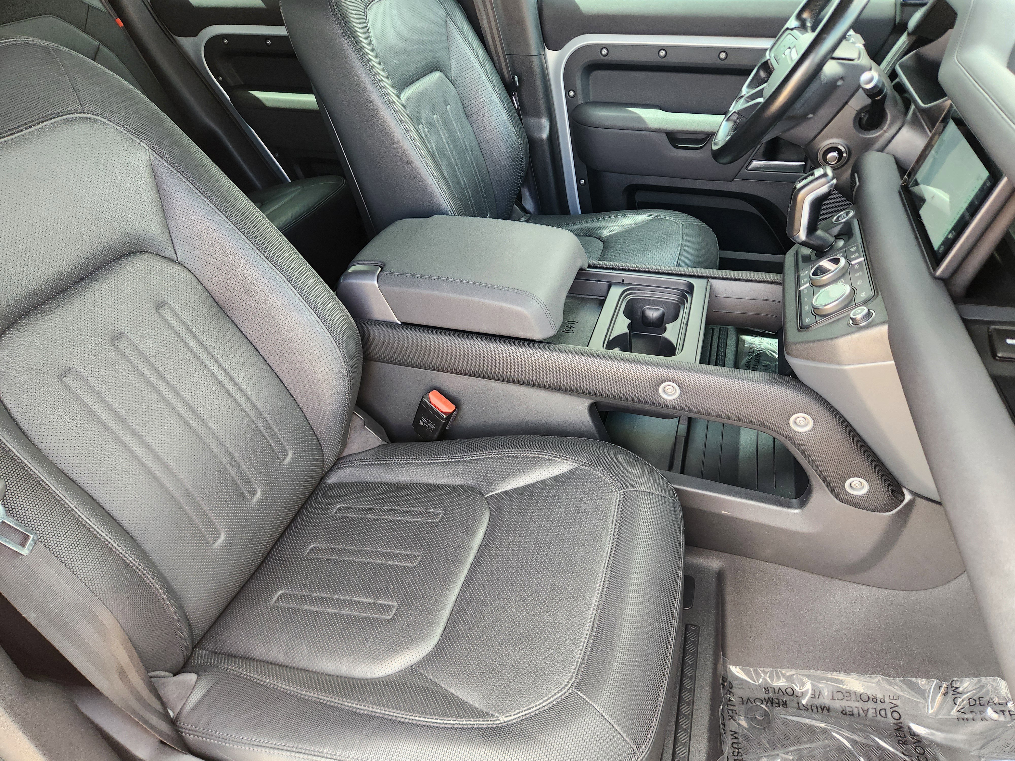 Certified 2021 Land Rover Defender 110 X-Dynamic SE AWD/4WD image 11