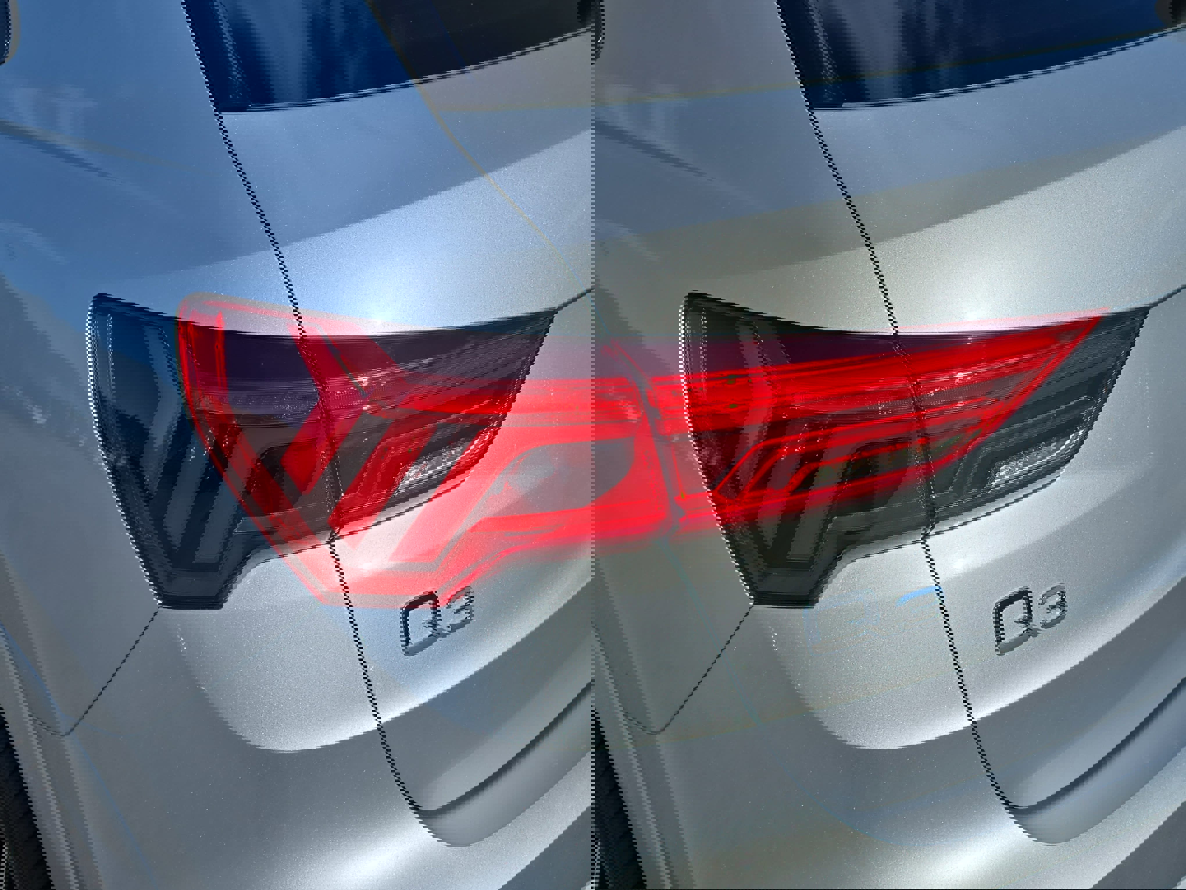 Used 2023 Audi Q3 2.0T Premium w/ Black Optic Package image 34