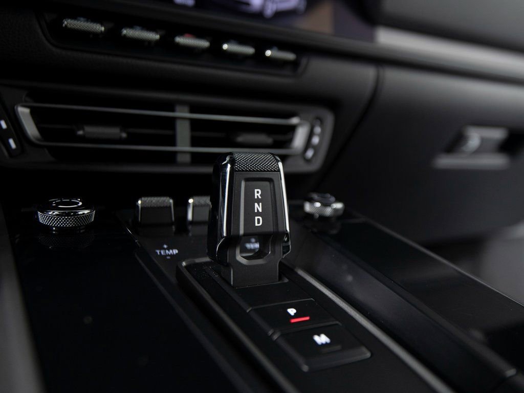 Certified 2024 Porsche 911 Carrera 4 image 27