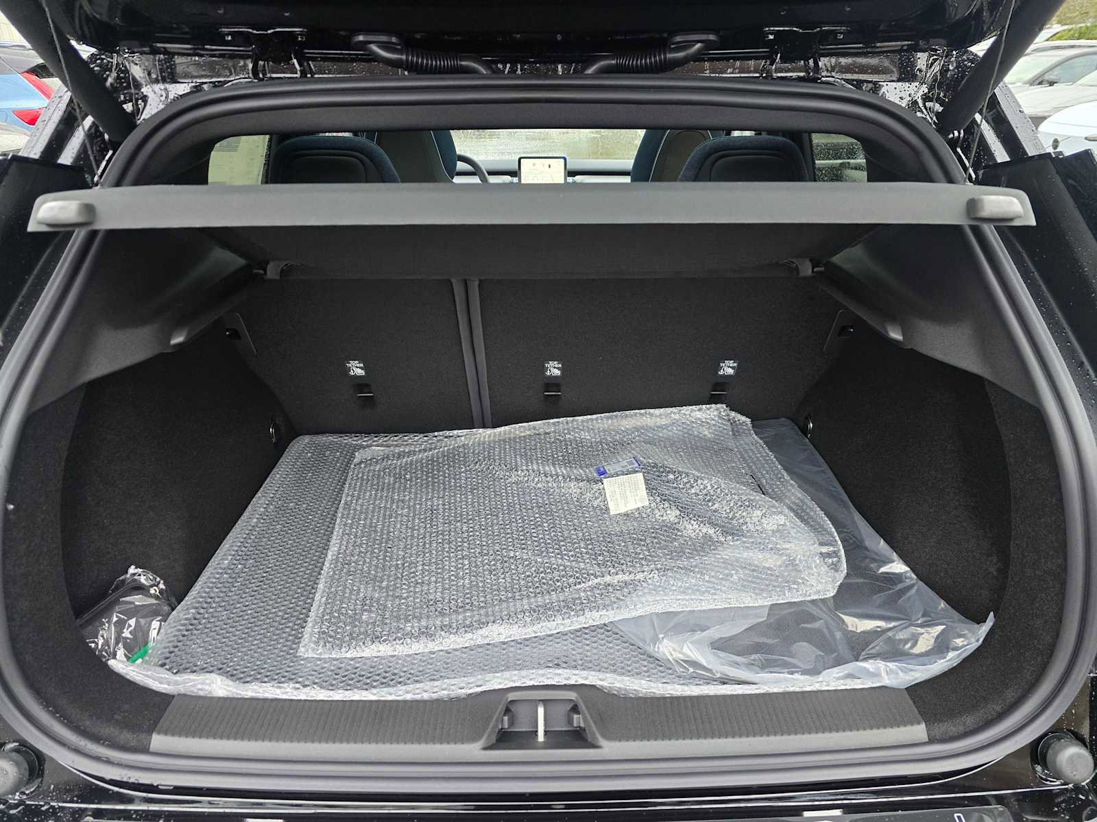 New 2026 Volvo EX30 Plus w/ Protection Package Premier RWD image 16