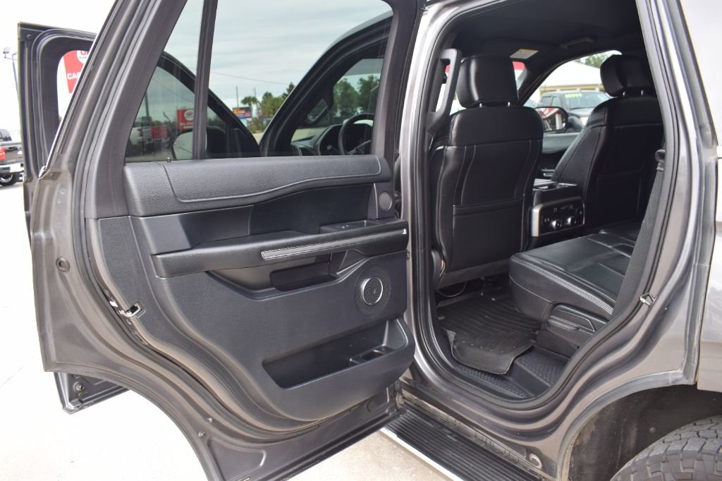 Used 2018 Ford Expedition XLT w/ Equipment Group 202A image 10