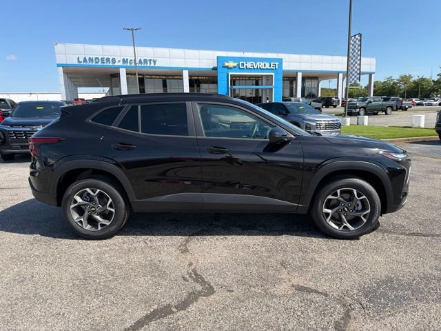 New 2026 Chevrolet Trax LT FWD image 2