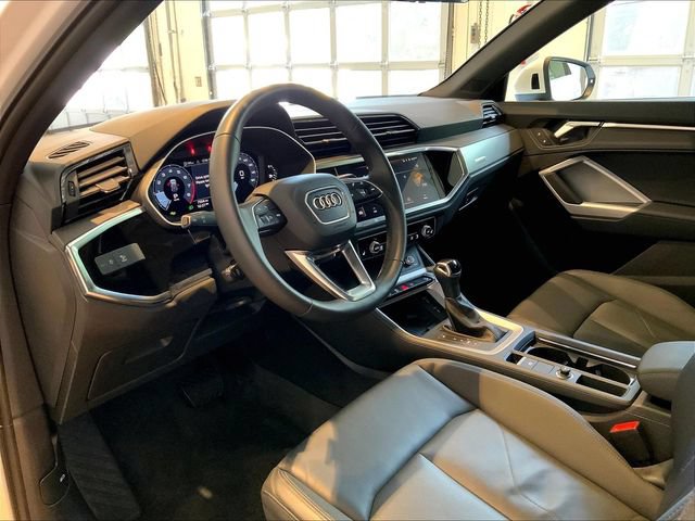 Used 2025 Audi Q3 2.0T Premium w/ Convenience Package AWD/4WD image 4