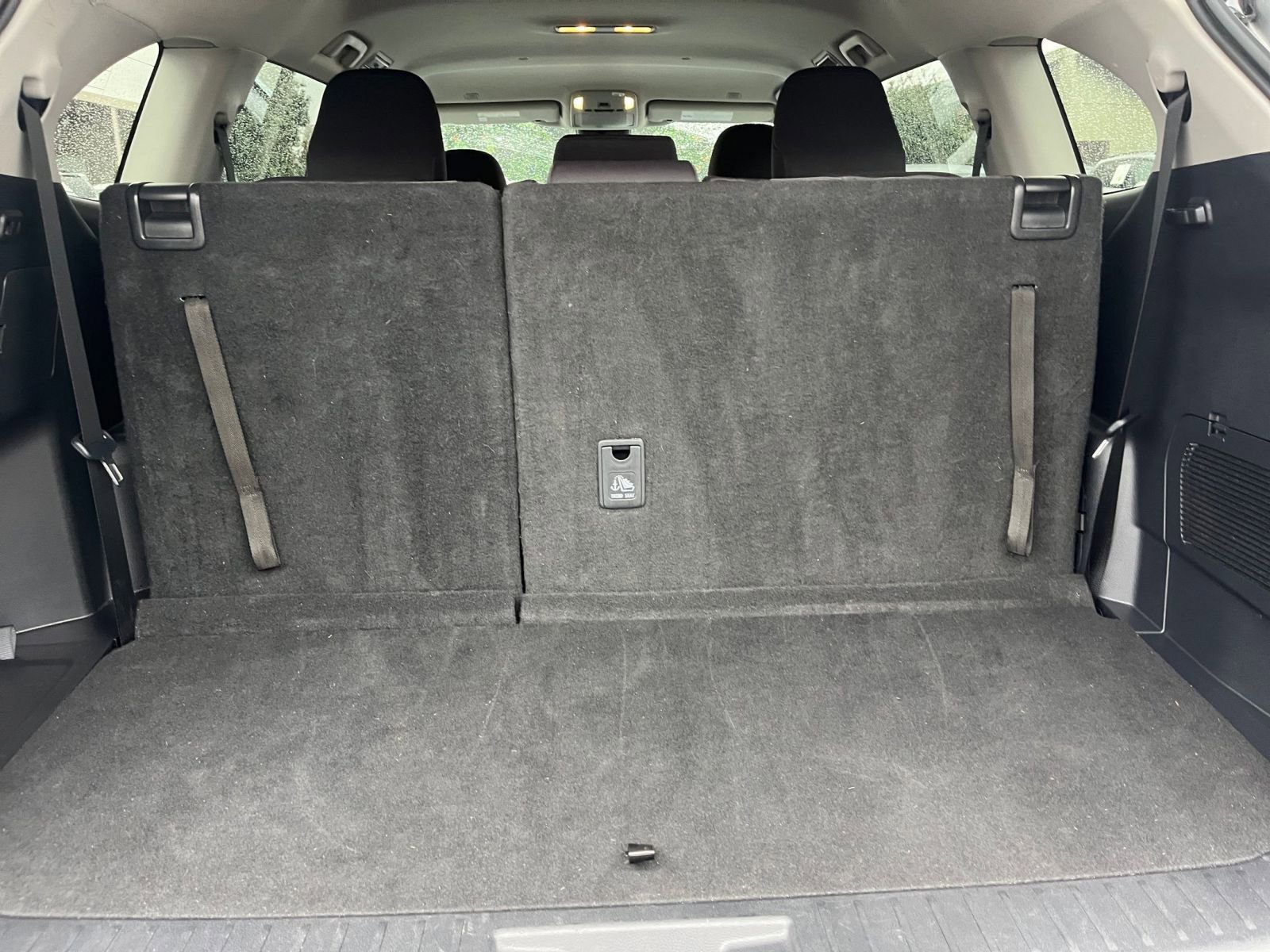 Used 2025 Toyota Highlander LE image 33