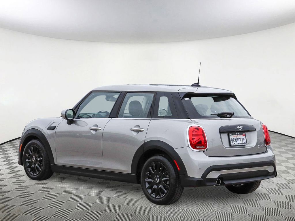 Used 2024 MINI Cooper 4-Door Hardtop image 8