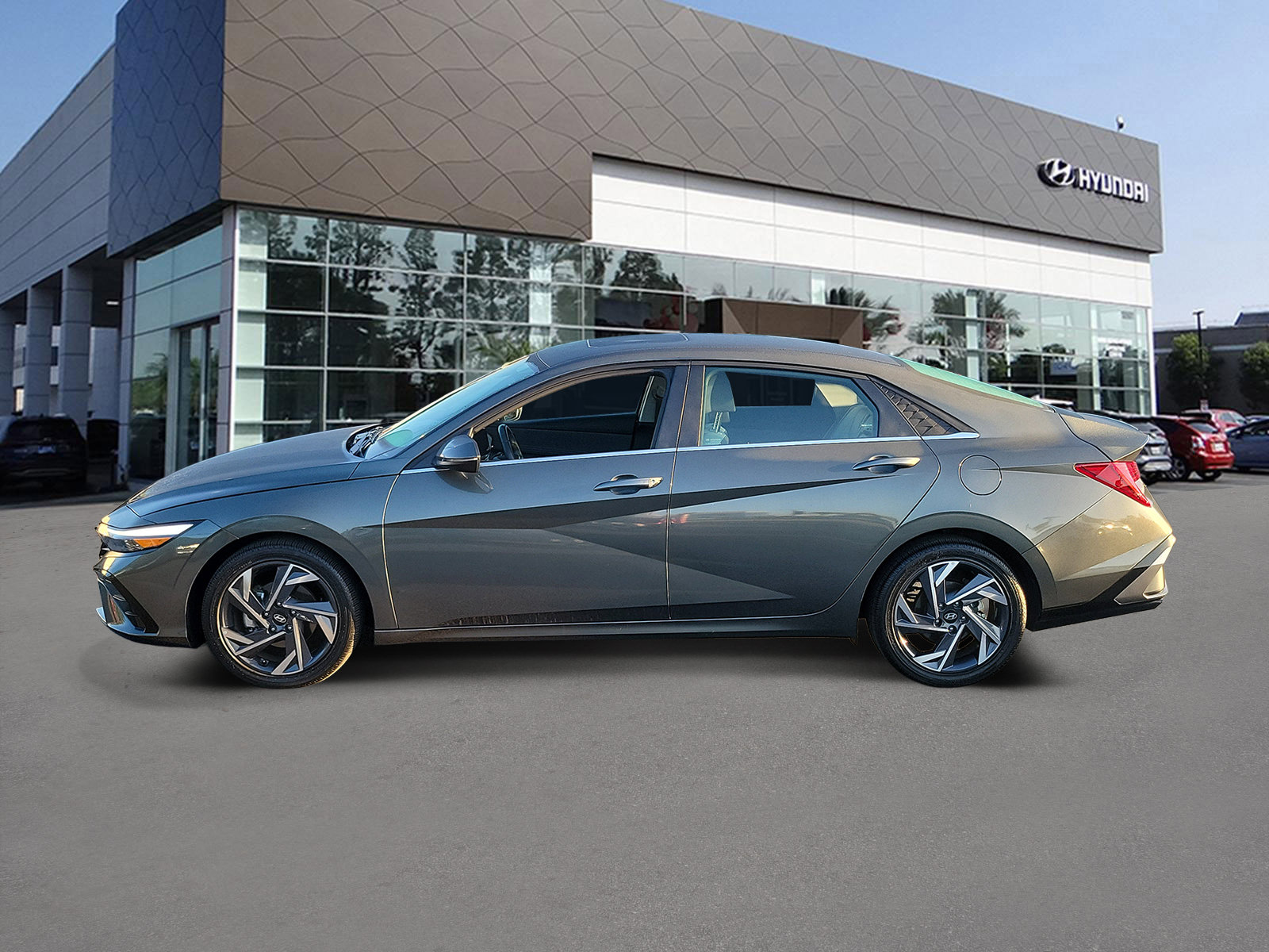 Certified 2025 Hyundai Elantra Limited FWD image 3