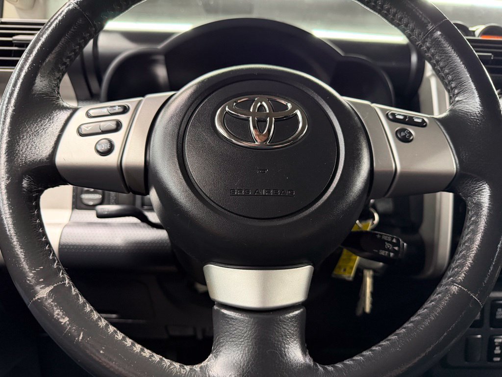Used 2014 Toyota FJ Cruiser 4WD w/ Upgrade Package image 23
