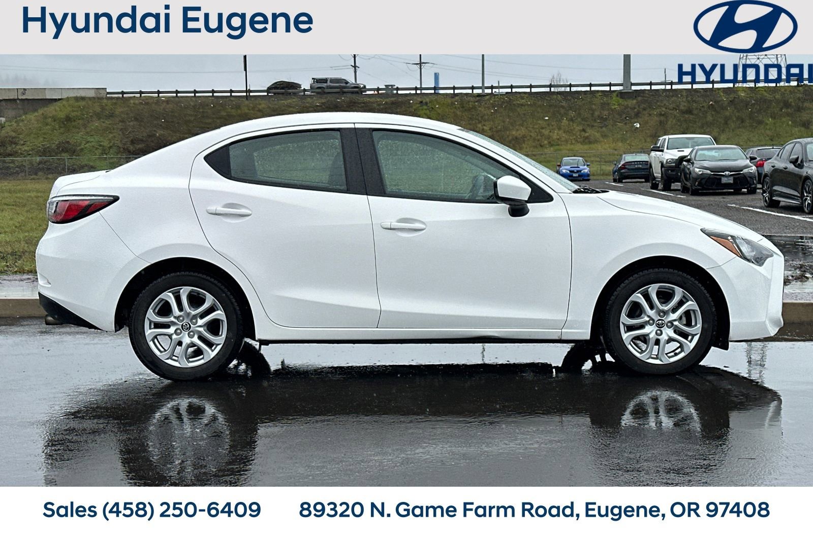 Used 2017 Toyota Yaris iA image 2