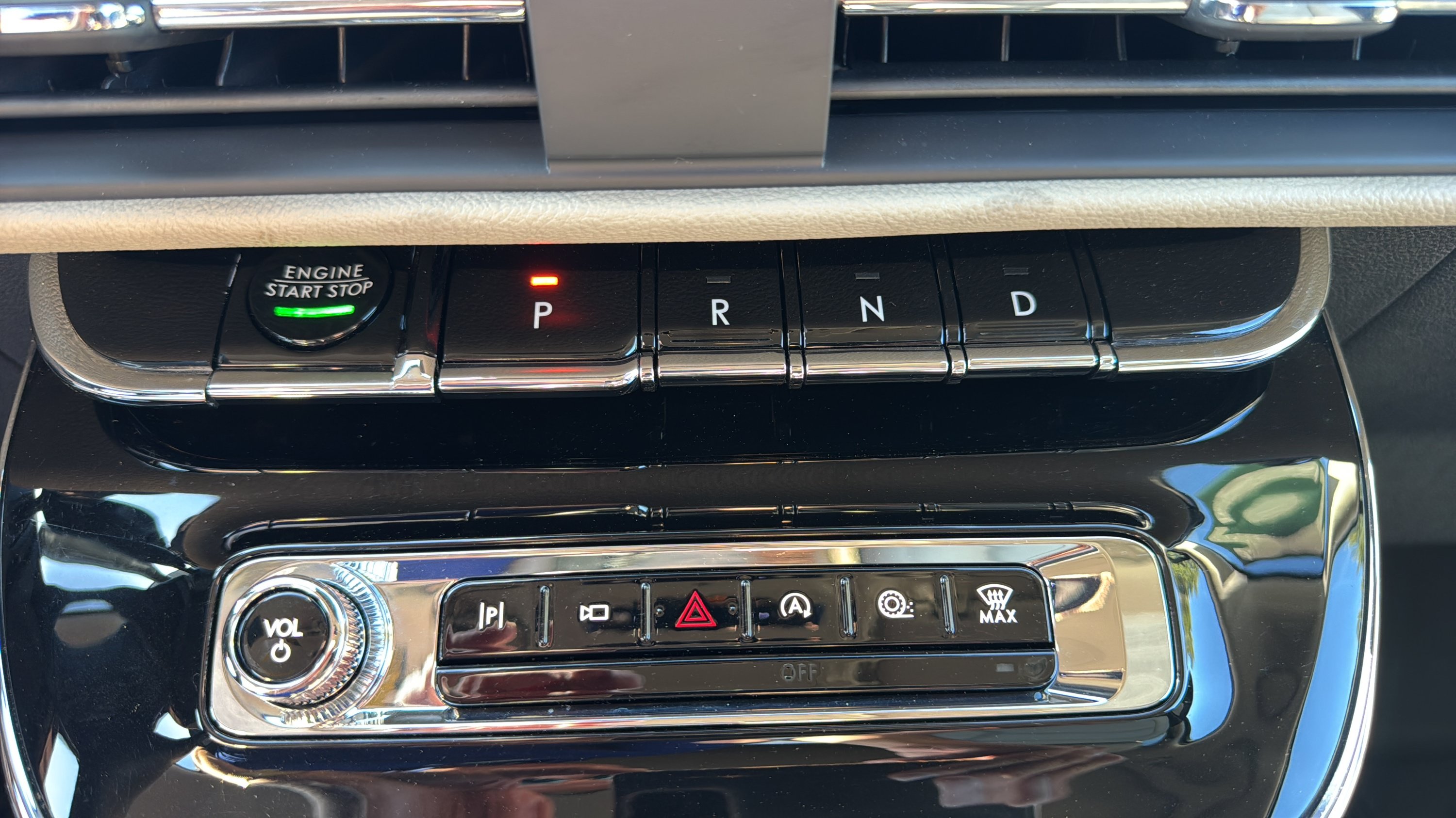Used 2025 Lincoln Corsair Reserve FWD image 20