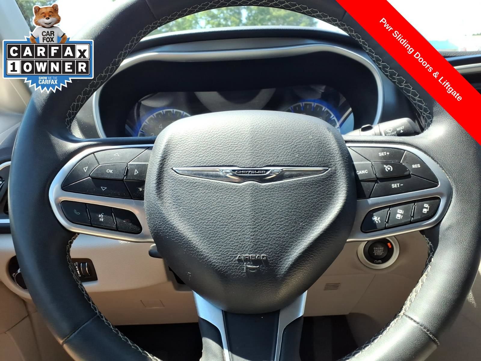 Used 2024 Chrysler Pacifica Touring-L FWD image 24