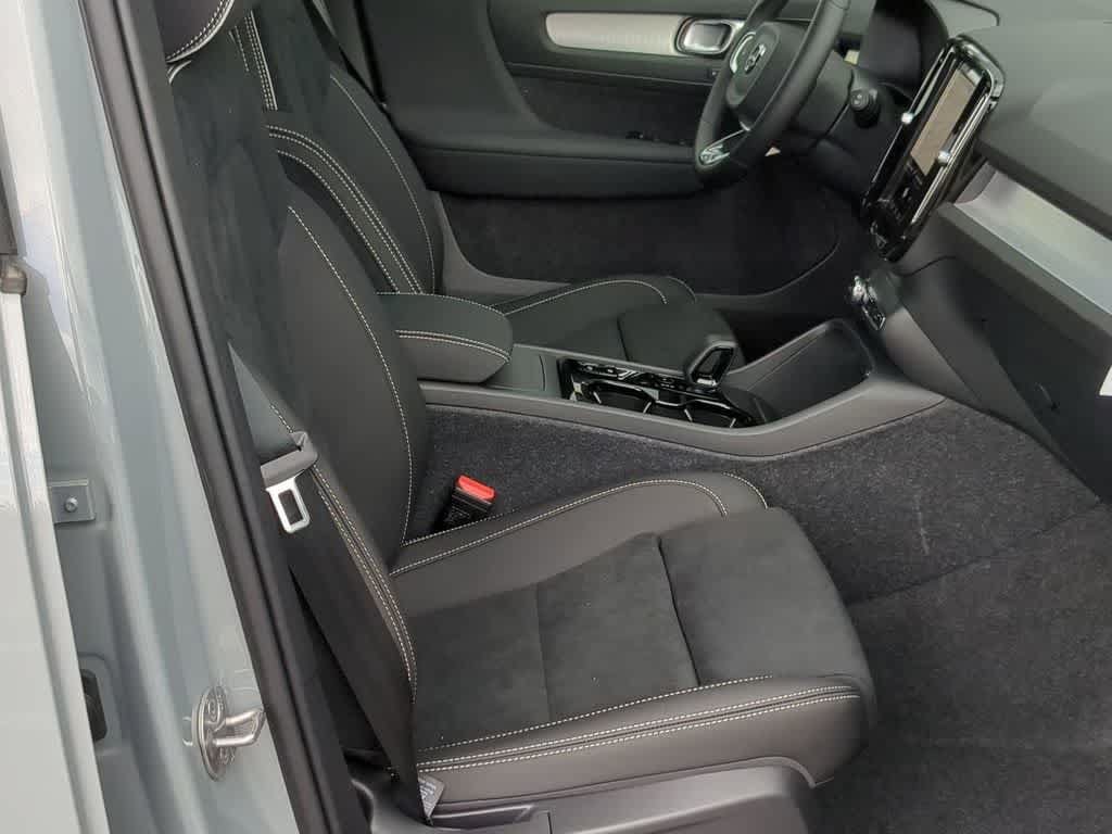 New 2026 Volvo XC40 B5 Ultra w/ Protection Package Premier AWD/4WD image 20