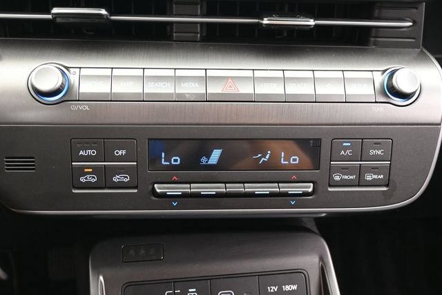 Used 2025 Hyundai Kona SEL AWD/4WD image 25