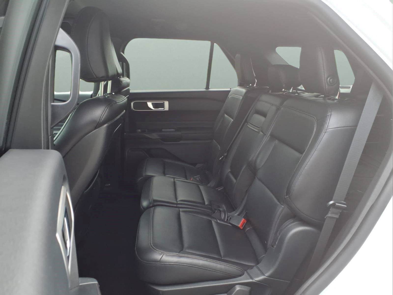 Used 2020 Ford Explorer XLT w/ Equipment Group 202A AWD/4WD image 16
