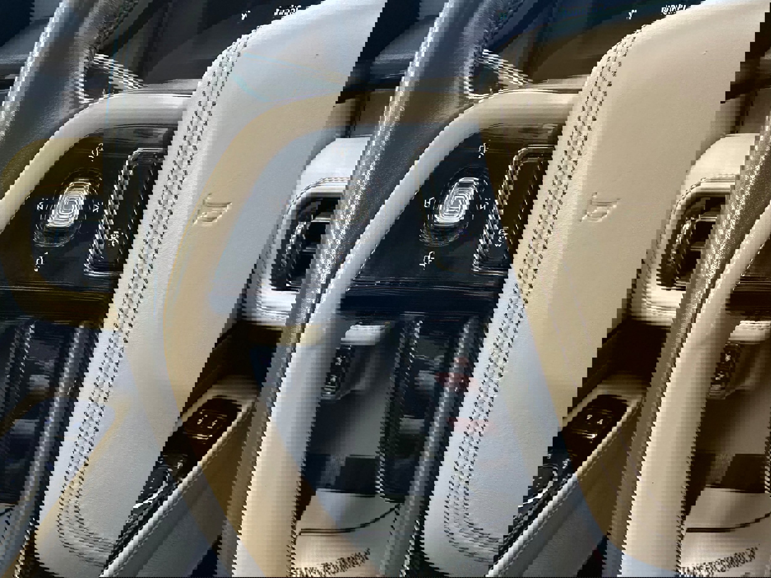 Used 2021 Lincoln Aviator Reserve w/ Equipment Group 202A image 26