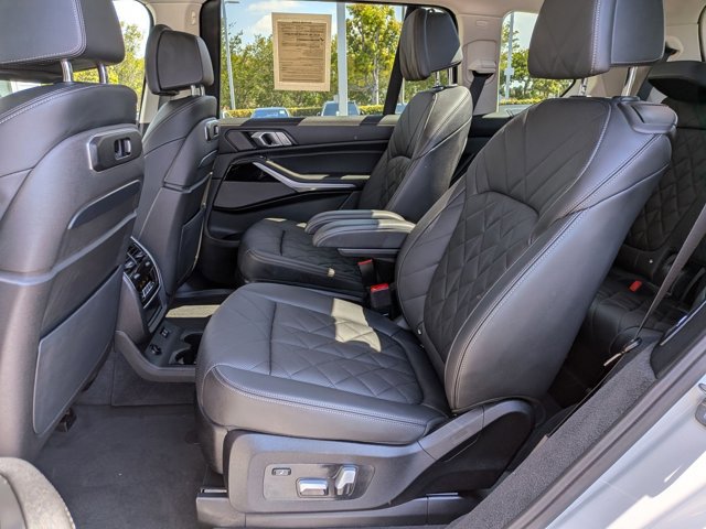 Used 2024 BMW X7 xDrive40i w/ Premium Package AWD/4WD image 19