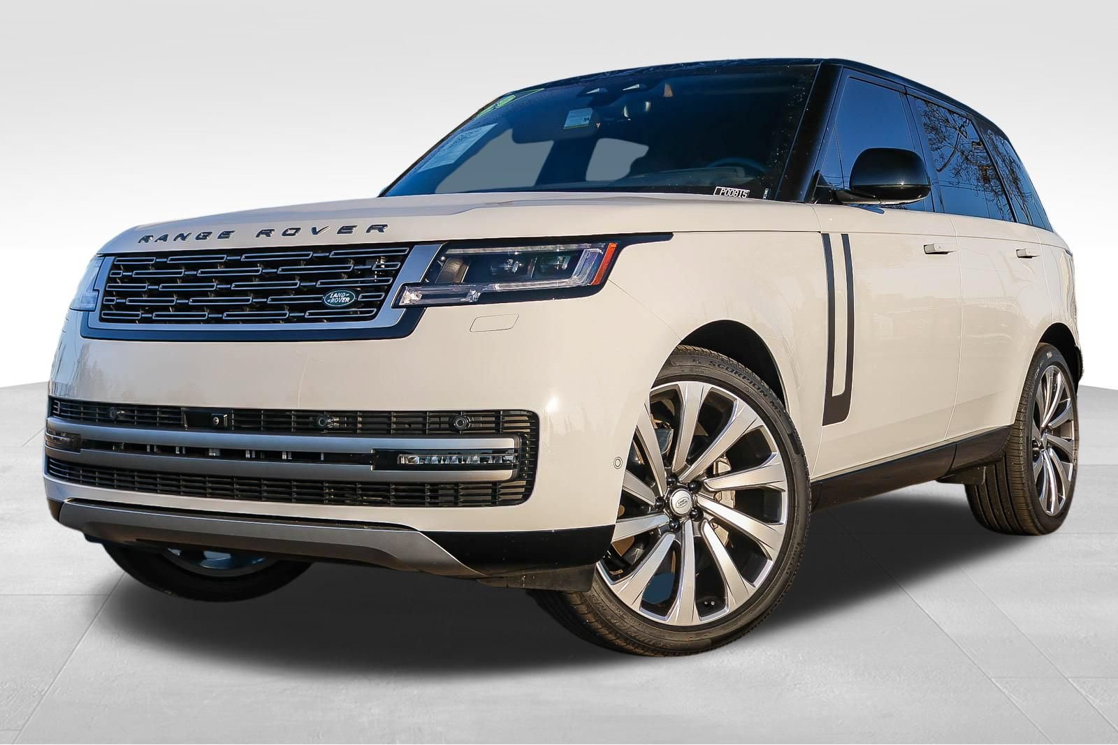 Certified 2025 Land Rover Range Rover SE AWD/4WD image 1