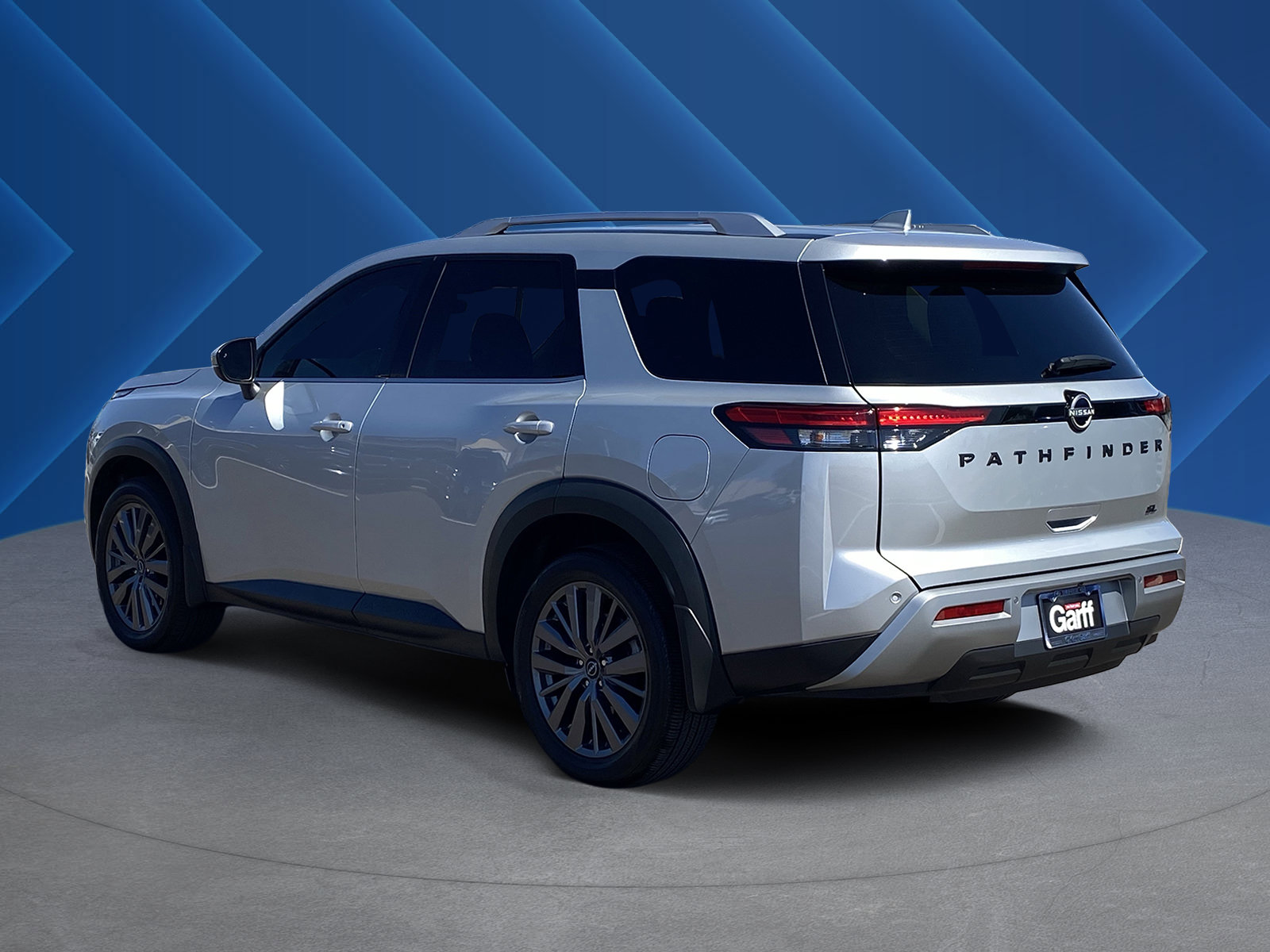 Used 2024 Nissan Pathfinder SL w/ SL Premium Package FWD image 5