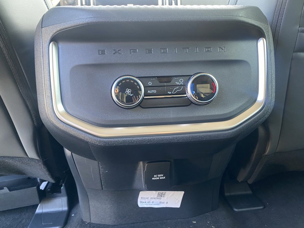 New 2025 Ford Expedition Active image 31