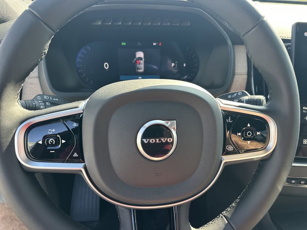 New 2026 Volvo XC90 B6 Plus w/ Protection Package Premier image 17