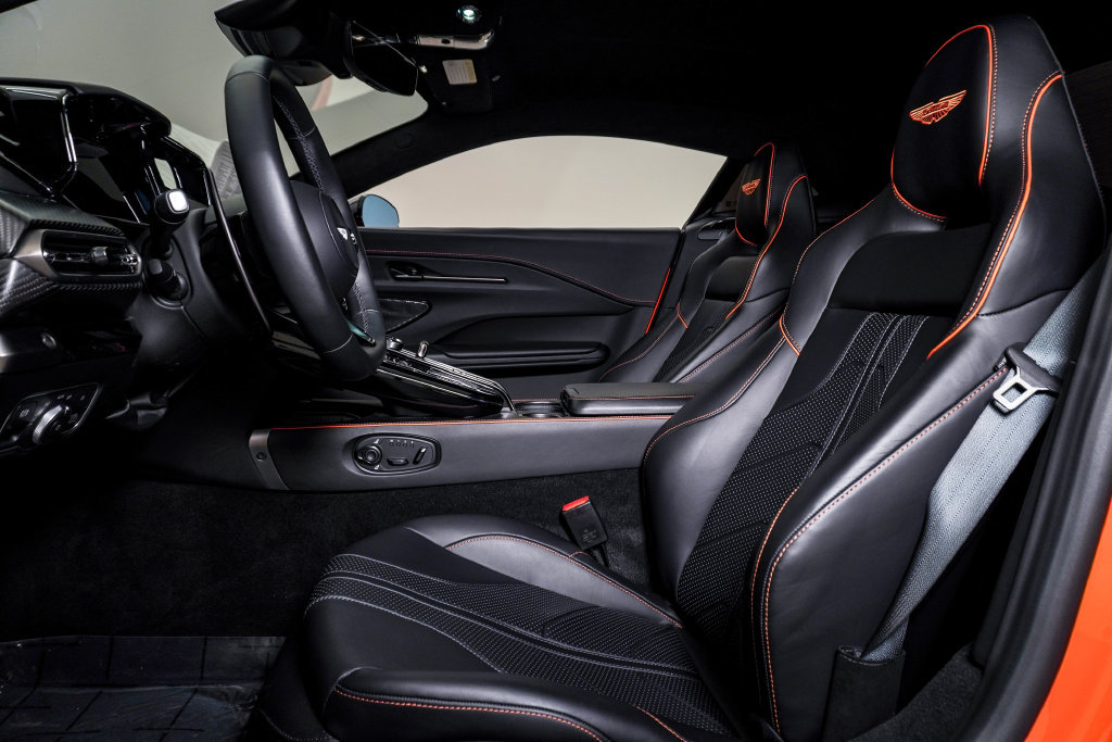 Used 2025 Aston Martin V8 Vantage Coupe RWD image 20