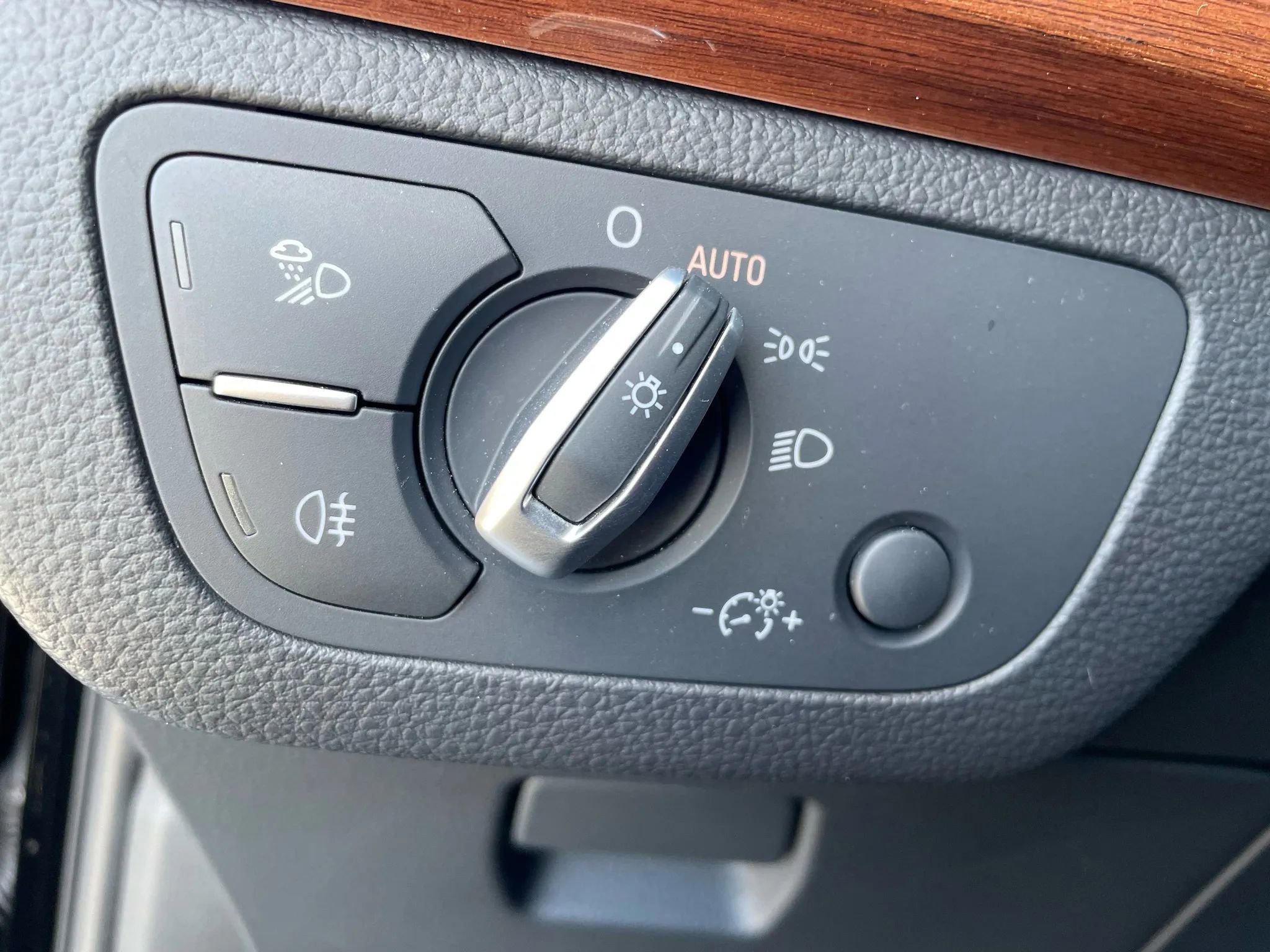 Used 2021 Audi Q5 2.0T Premium w/ Convenience Package image 14