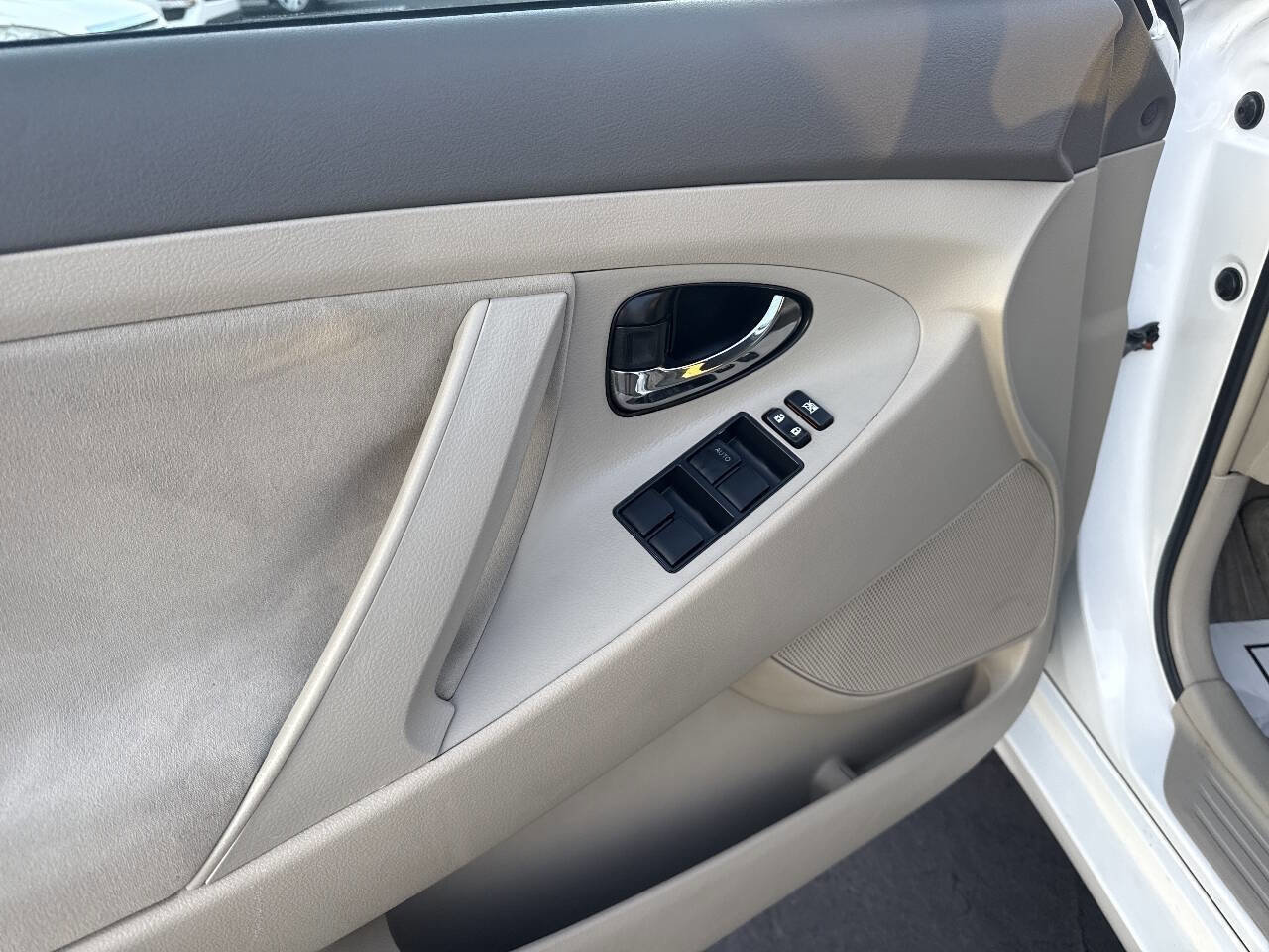 Used 2009 Toyota Camry LE image 13