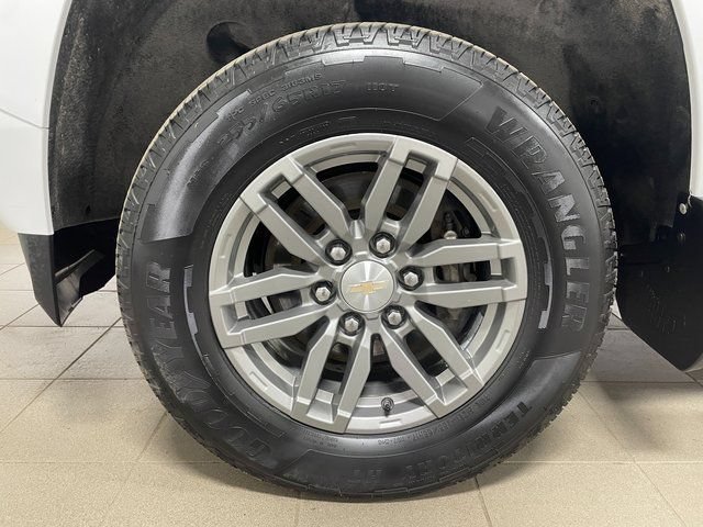 Used 2024 Chevrolet Colorado LT w/ LT Convenience Package II AWD/4WD image 7