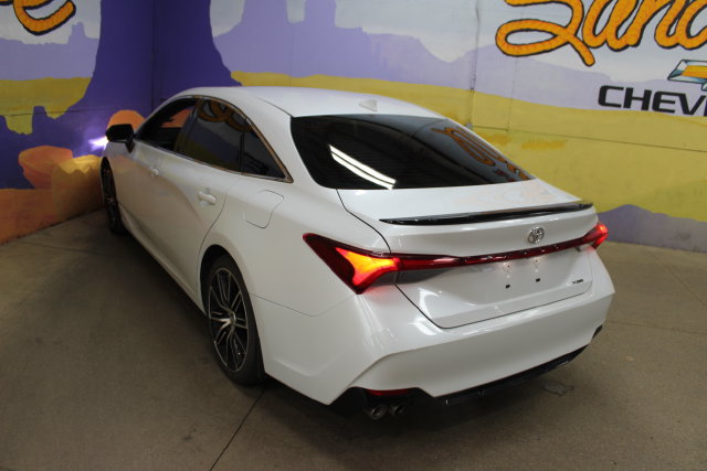 Used 2019 Toyota Avalon XSE FWD image 6