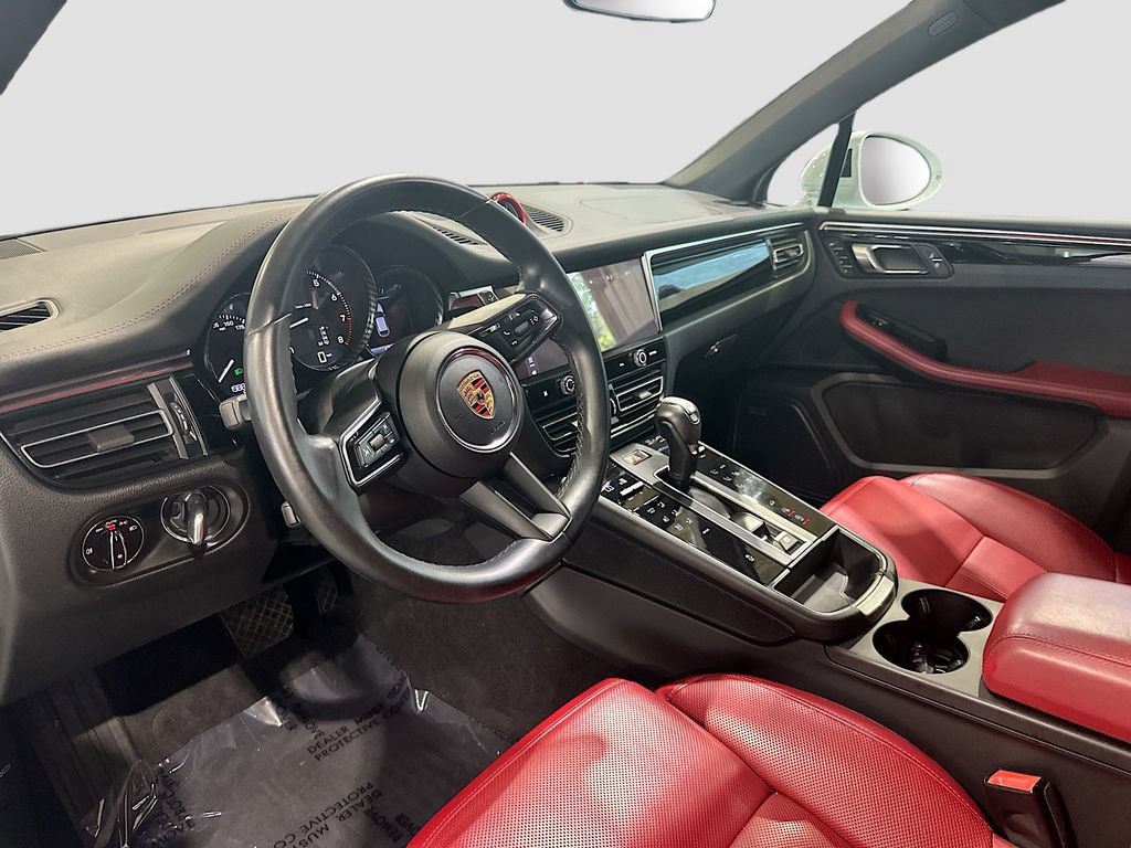 Used 2024 Porsche Macan AWD/4WD image 9