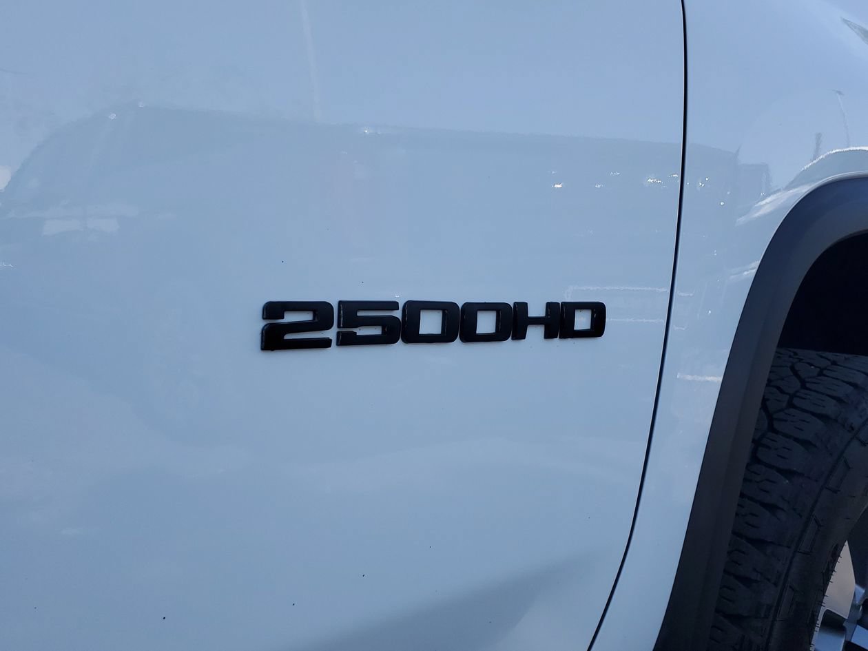 Used 2025 Chevrolet Silverado 2500 Custom w/ Custom Convenience Package AWD/4WD image 7