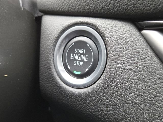 Used 2024 Cadillac XT4 Premium Luxury w/ Technology Package image 16