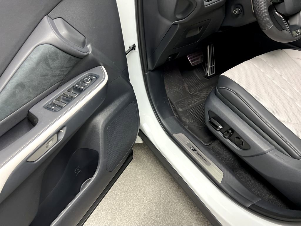 New 2026 Lexus TX 500h AWD image 8