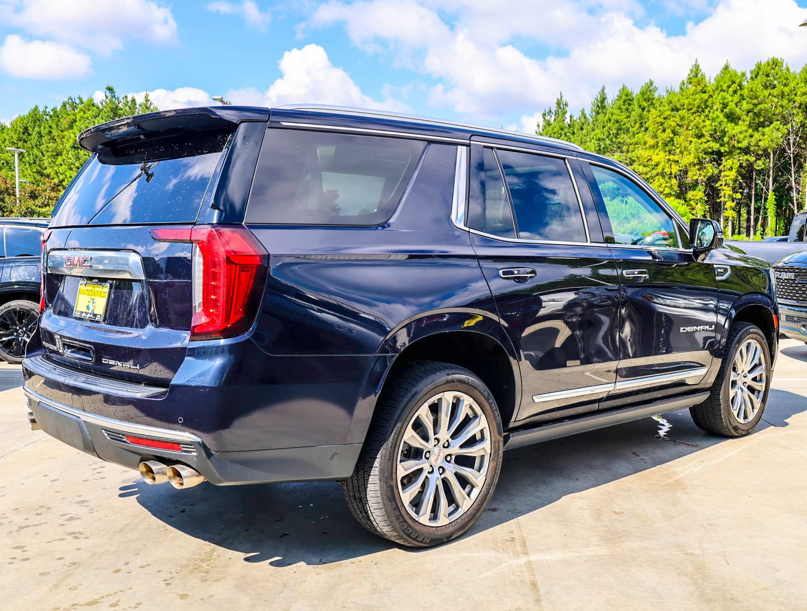 Used 2023 GMC Yukon Denali w/ Max Trailering Package AWD/4WD image 9