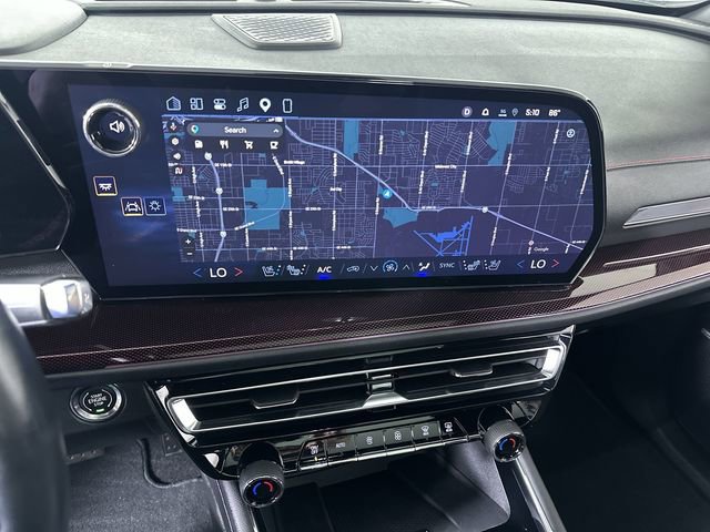 Used 2026 Chevrolet Traverse RS FWD image 14