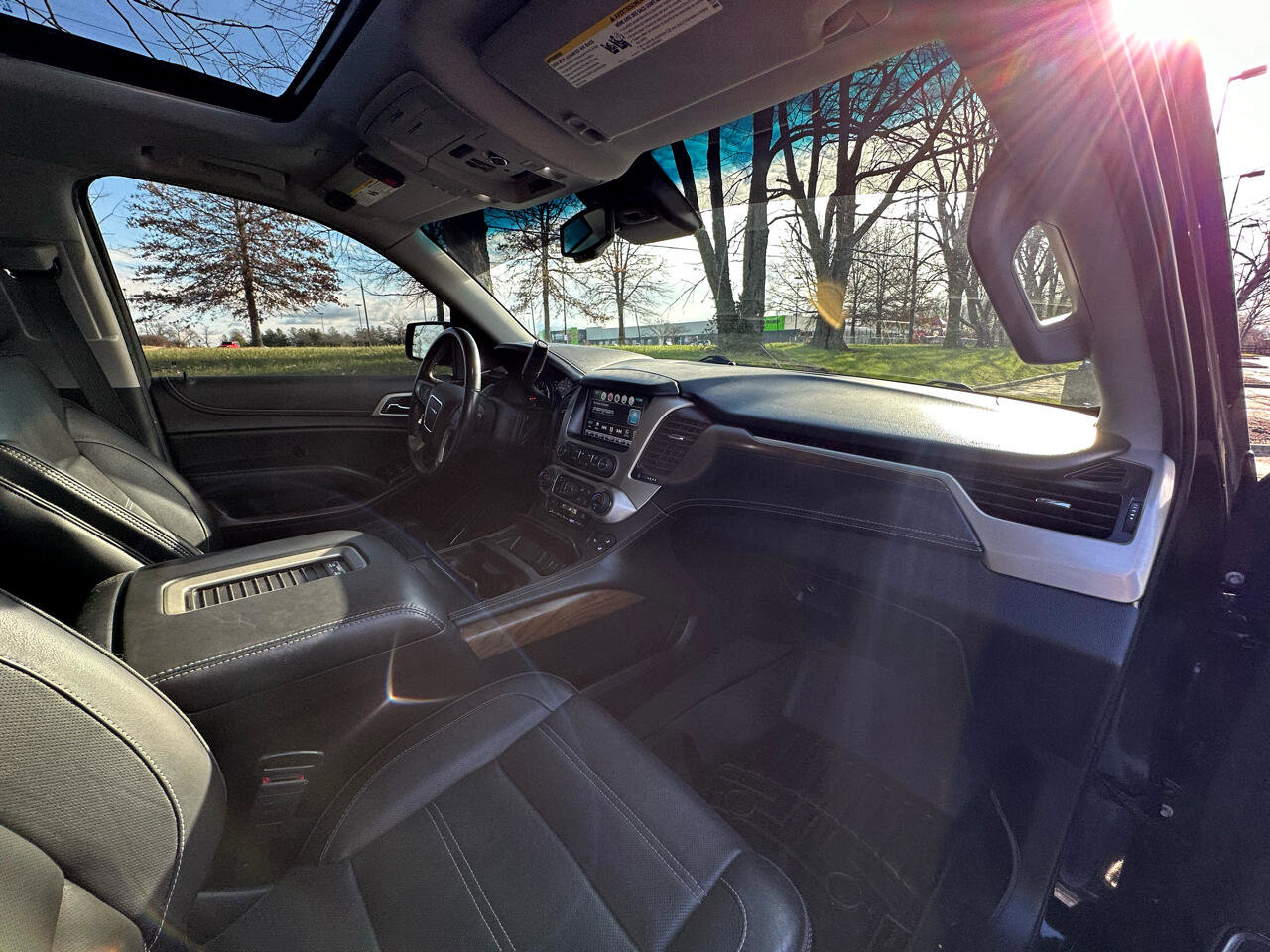 Used 2019 GMC Yukon Denali w/ Open Road Package image 14