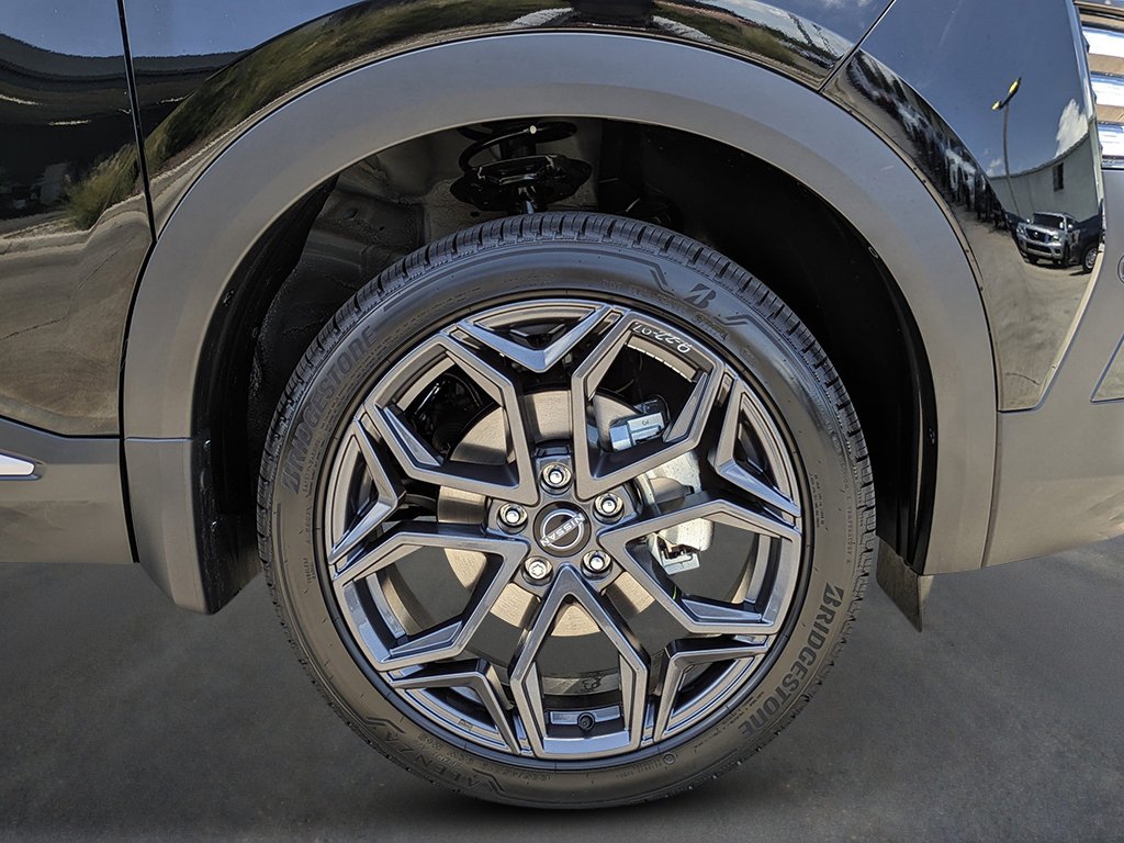 New 2026 Nissan Kicks SR w/ Cold Weather Package FWD image 9