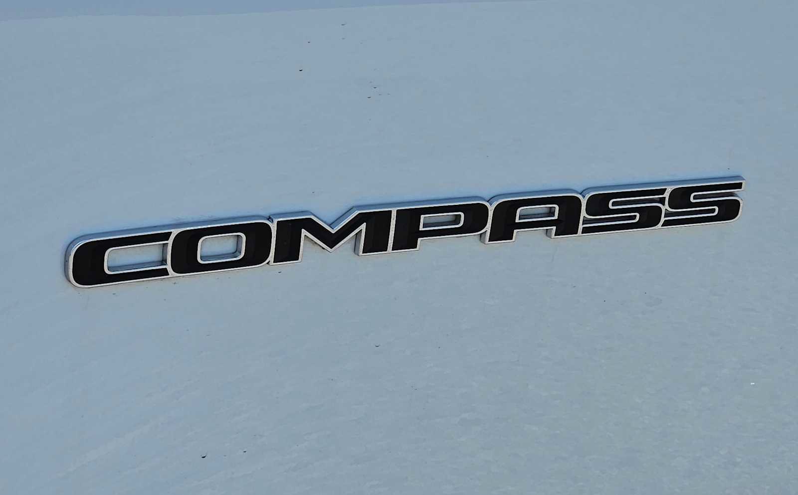 Used 2024 Jeep Compass Latitude AWD/4WD image 13