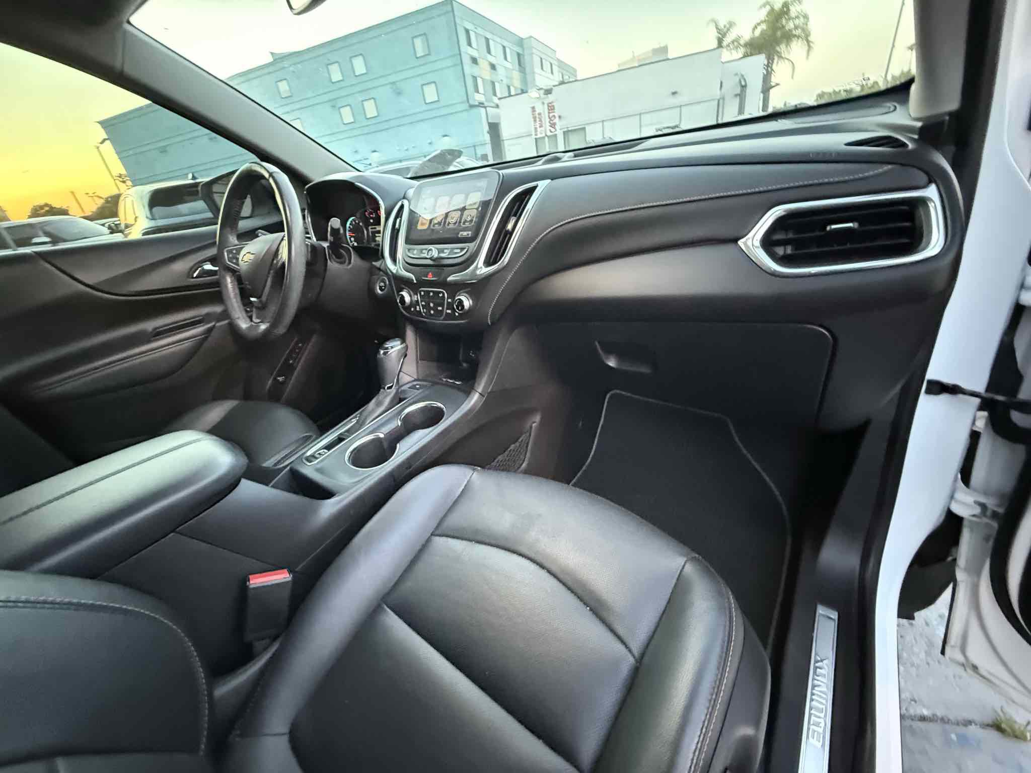 Used 2018 Chevrolet Equinox Premier FWD image 36