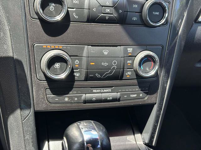 Used 2019 Ford Explorer XLT AWD/4WD image 31