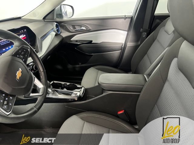 Used 2025 Chevrolet Trax LT w/ Driver Confidence Package FWD image 9