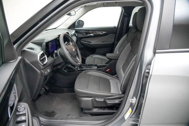 Used 2024 Chevrolet TrailBlazer LT w/ Driver Confidence Package FWD image 24