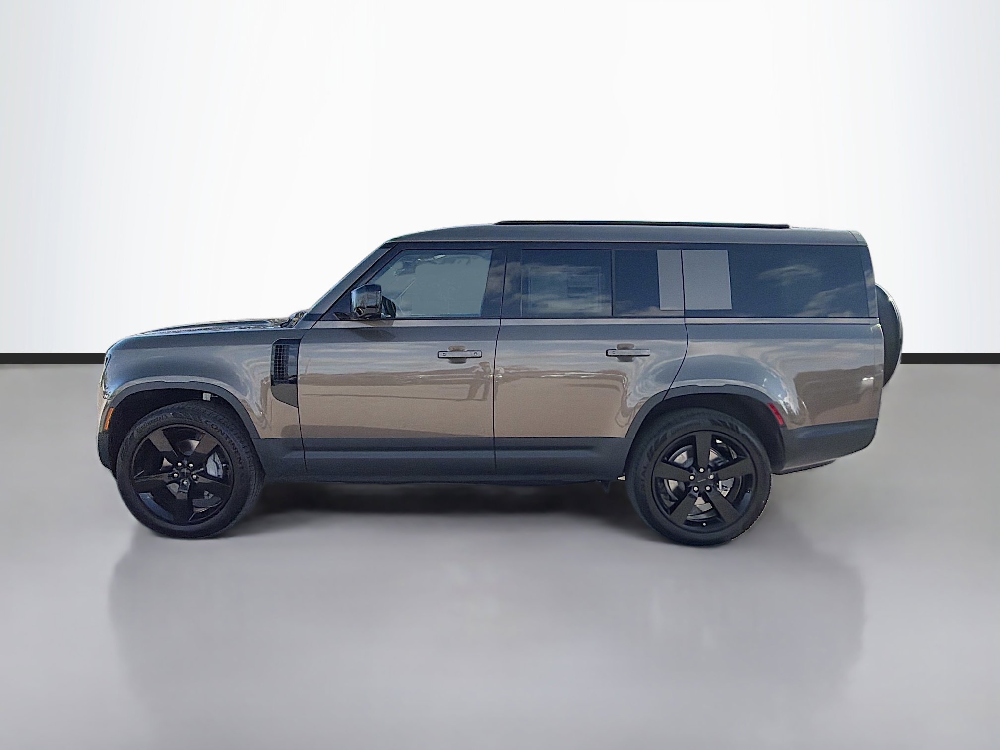 New 2026 Land Rover Defender 130 S image 2