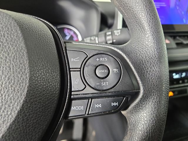 Used 2025 Toyota RAV4 XLE FWD image 23
