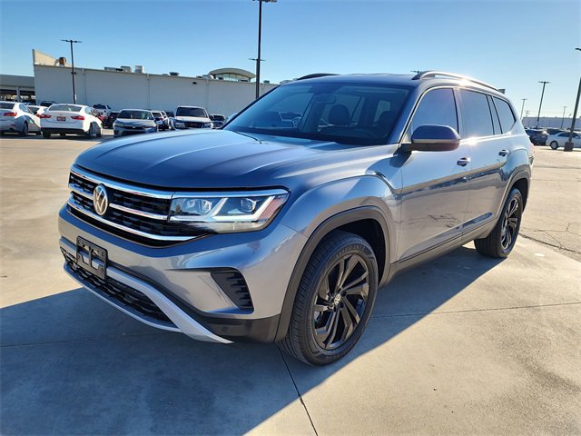Used 2023 Volkswagen Atlas SE w/ Black Wheel Package image 7