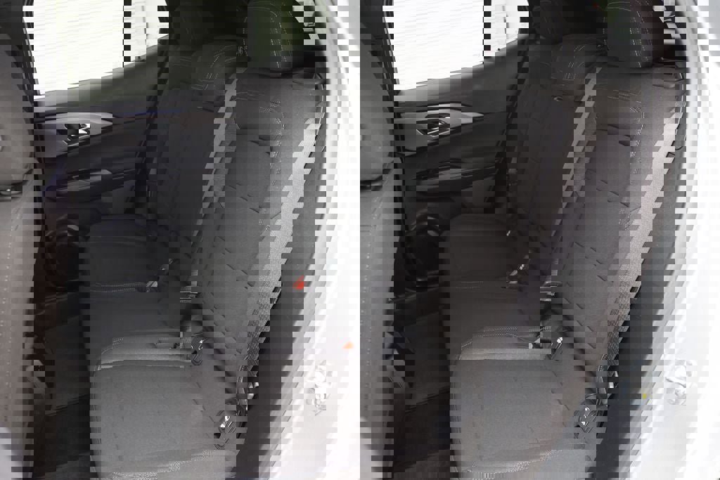 Used 2026 Chevrolet Equinox EV LT w/ Comfort Package image 12