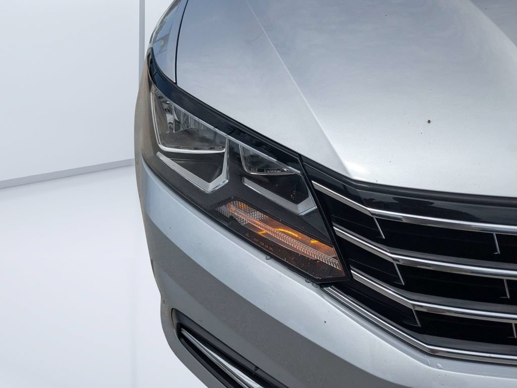 Used 2019 Volkswagen Passat 2.0T Wolfsburg FWD image 9