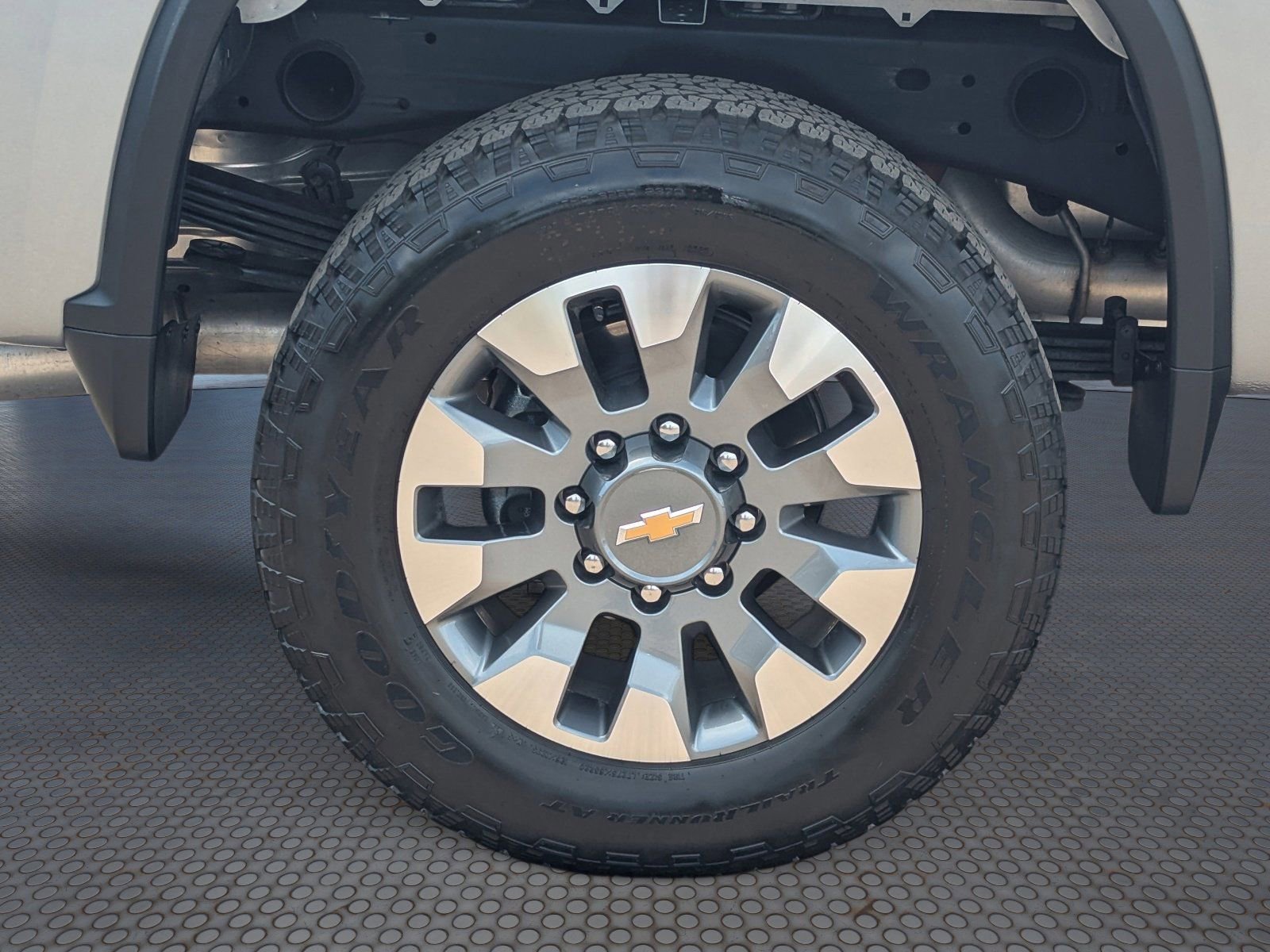 Used 2025 Chevrolet Silverado 2500 Custom w/ Custom Value Package image 10