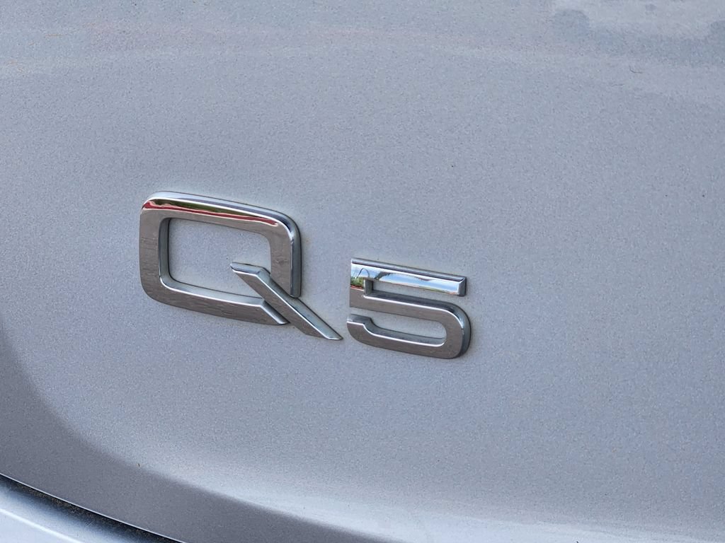 Used 2022 Audi Q5 2.0T Premium Plus w/ Premium Plus Package AWD/4WD image 11