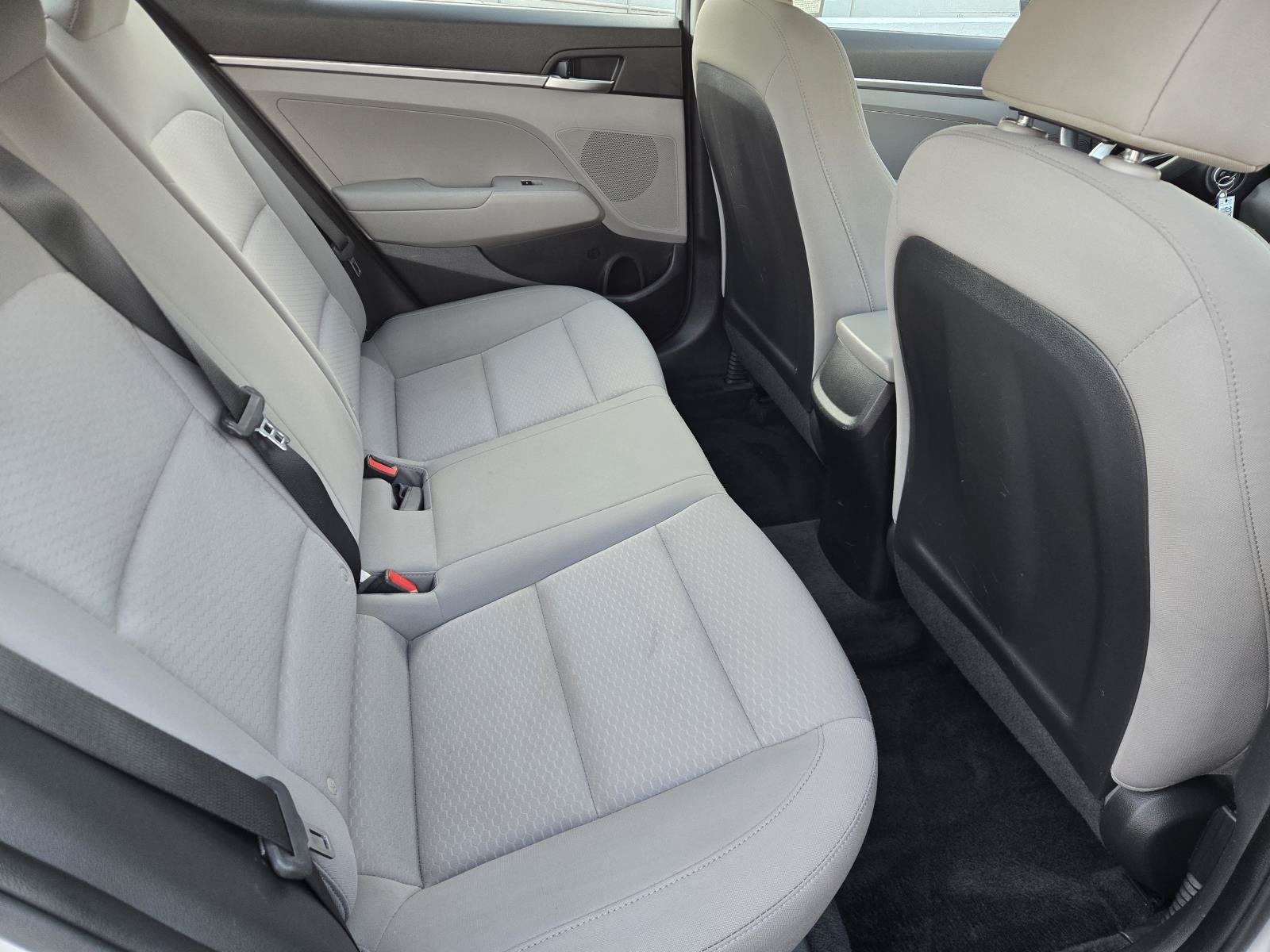 Used 2019 Hyundai Elantra SE FWD image 26