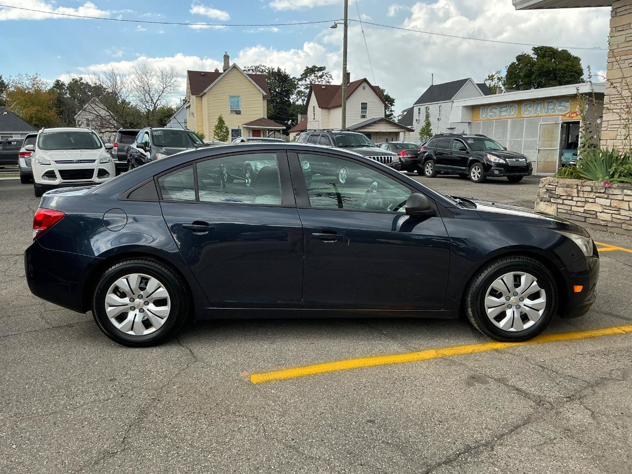 Used 2014 Chevrolet Cruze LT FWD image 3